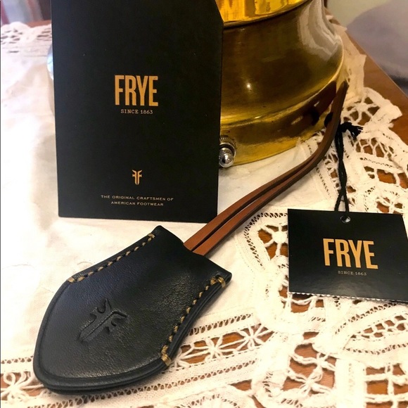 ๐ฅHTF! Frye Black Leather Sleeve Key Hider Bag Charm Fob ๐ฅณ๐ - Picture 5 of 7